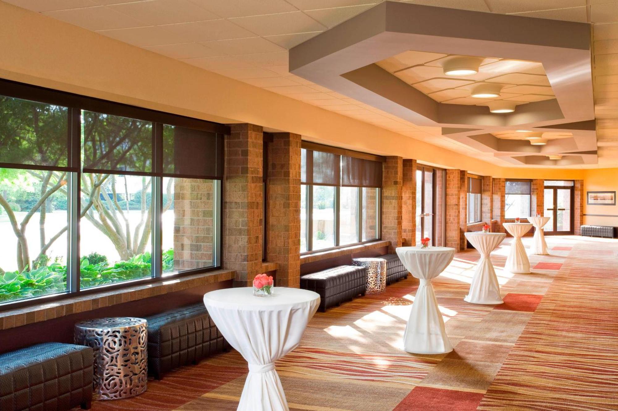 โฟร์ พอยตส์ บาย เชอราตัน มิลวอคกี นอร์ท ชอร์ Hotel Brown Deer ภายนอก รูปภาพ